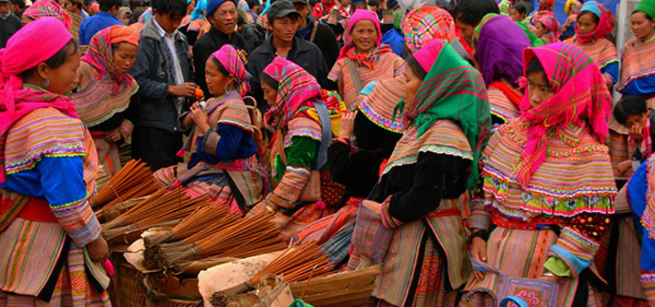 VIETNAM Y EL COLORIDO MERCADO ÉTNICO DE BAC HA EN 15 DÍAS y 14 NOCHES